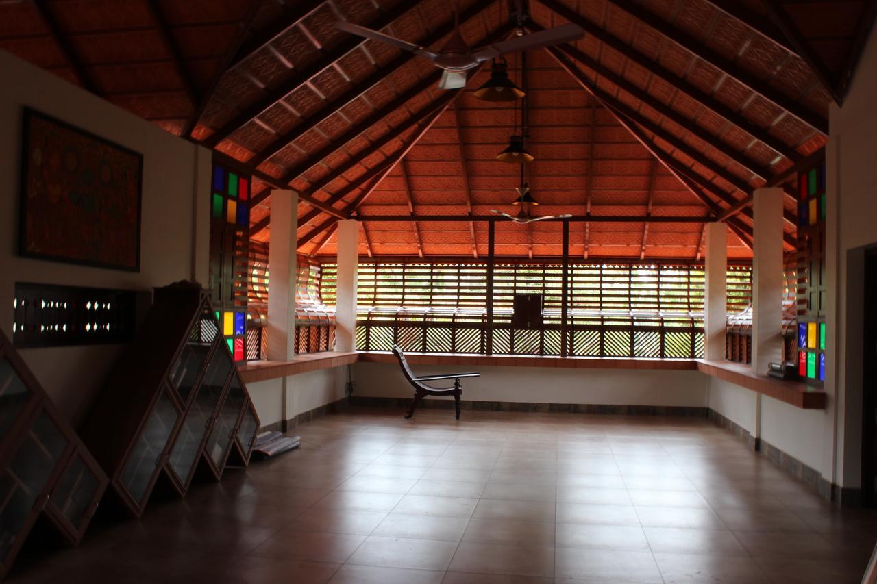 Neelambari Resorts Urakam Bagian luar foto