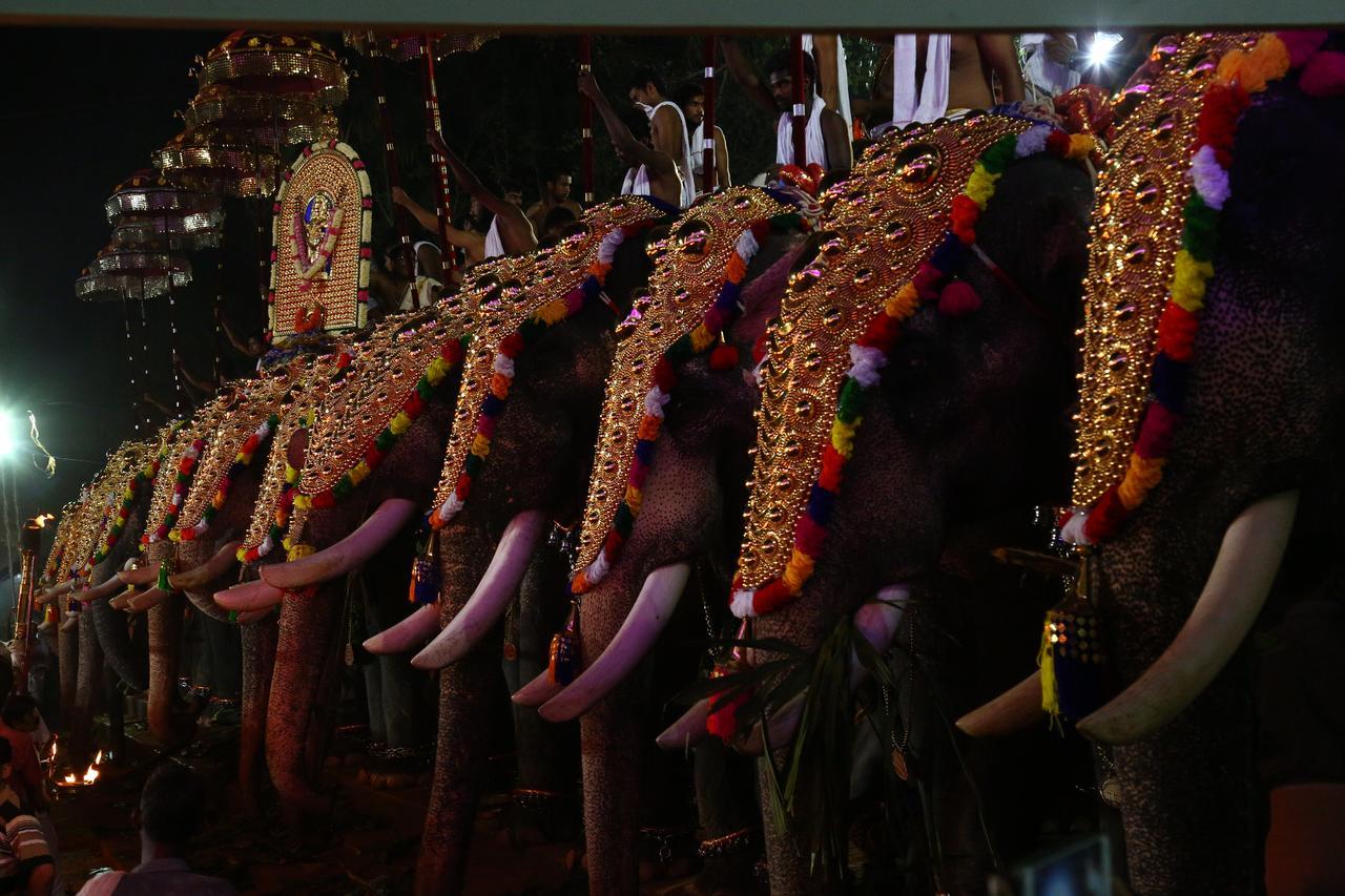 Neelambari Resorts Urakam Bagian luar foto