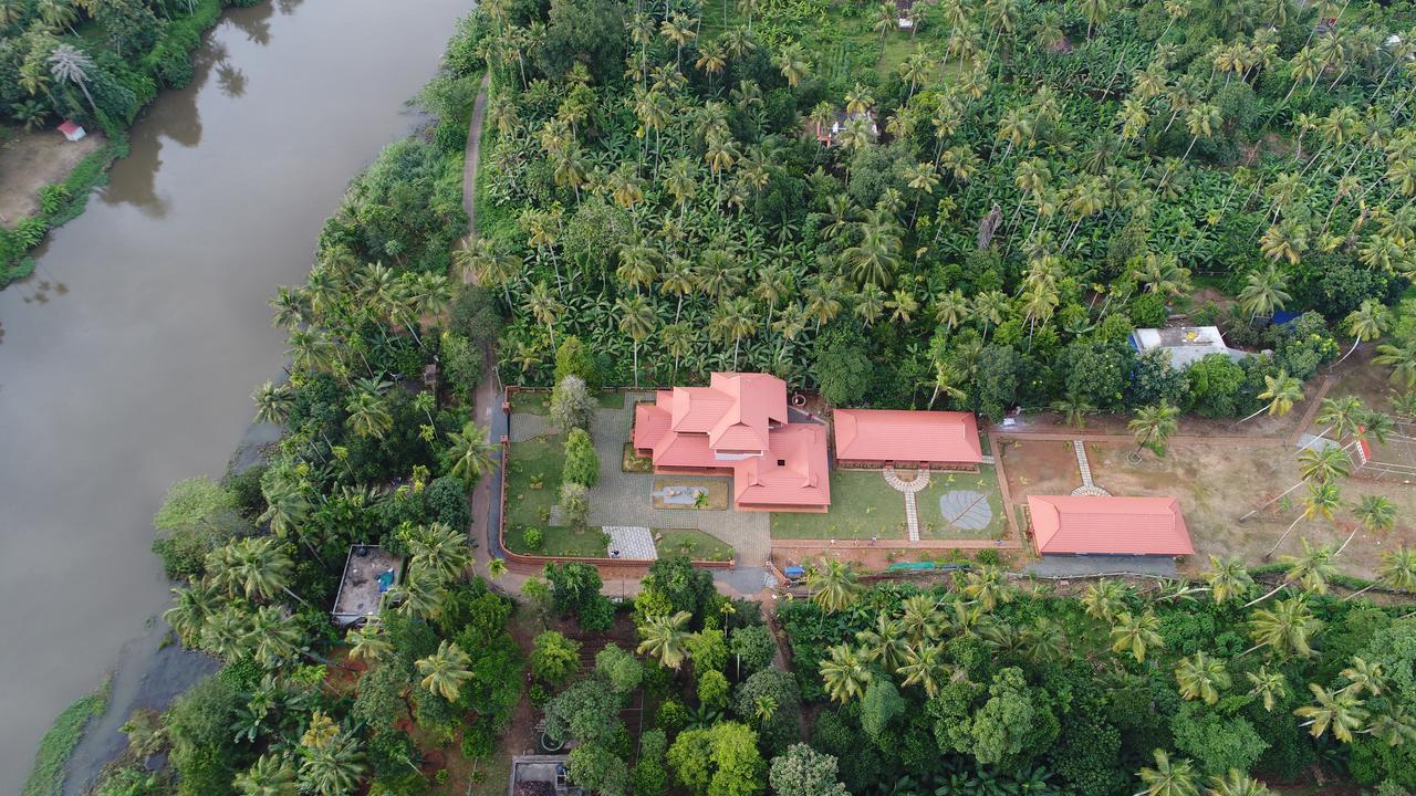 Neelambari Resorts Urakam Bagian luar foto